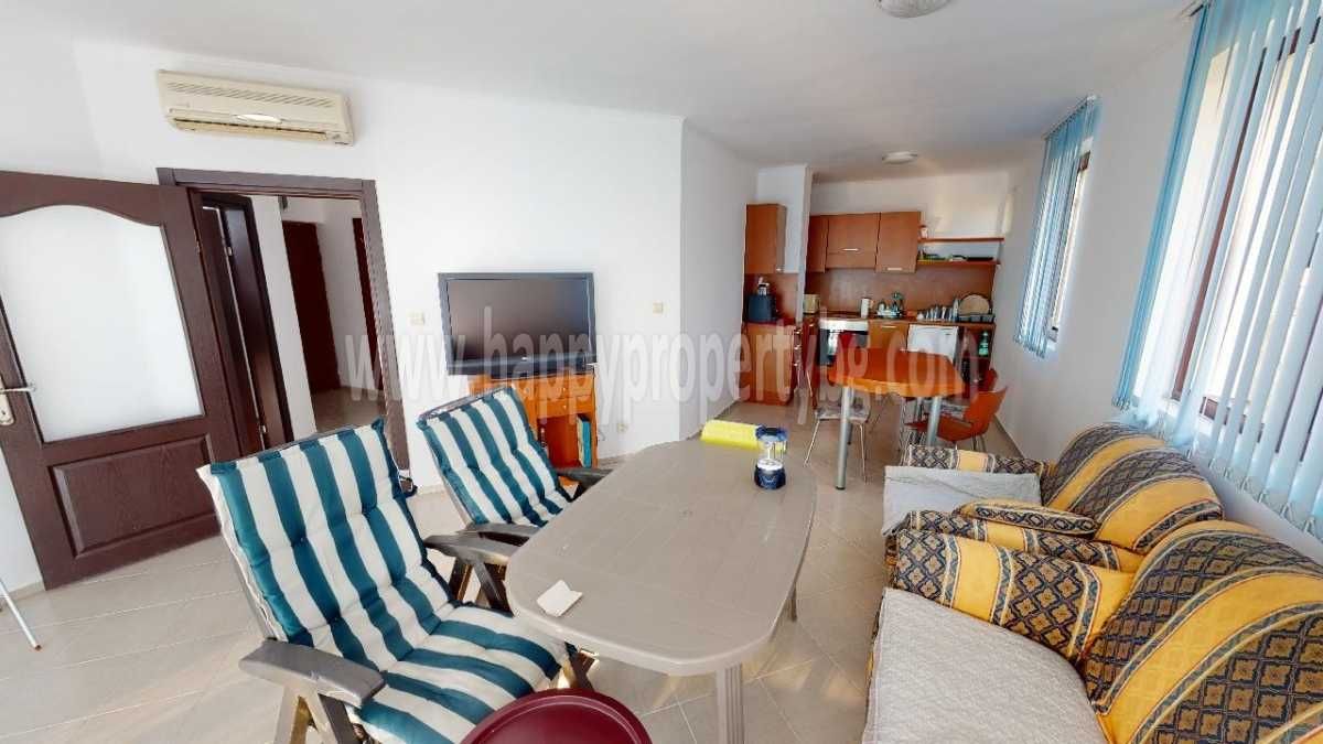 Продава се Тристаен апартамент в с. Кошарица, Област Бургас - 102 кв.м за 912 €/кв.м - Снимка #1