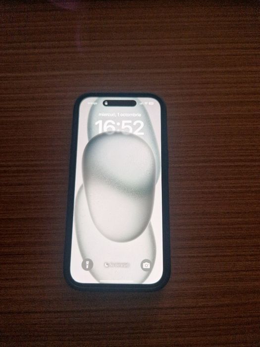 Iphone 15 impecabil!