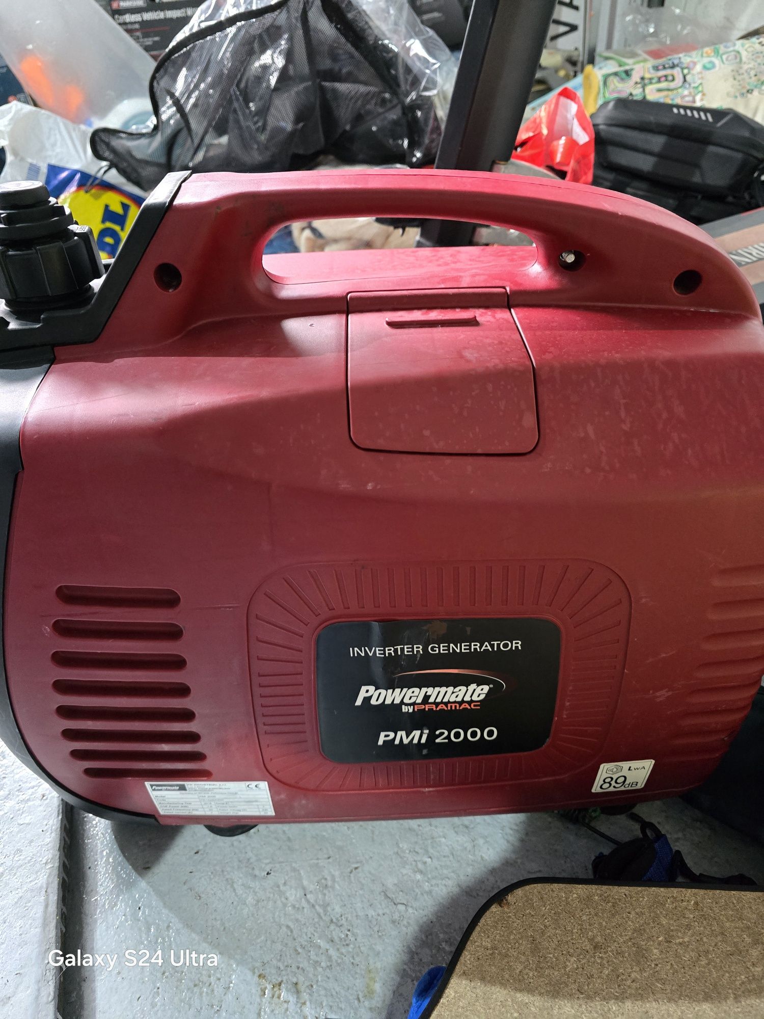 Generator Honda  de curent cu invertor de 2kw marca Honda