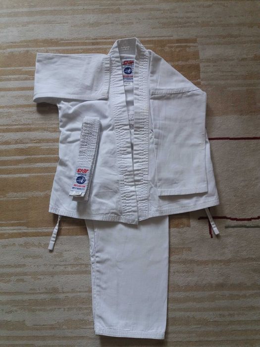 Костюм для занятия карате