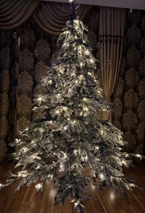 Елка заснеженная 210 см б/у