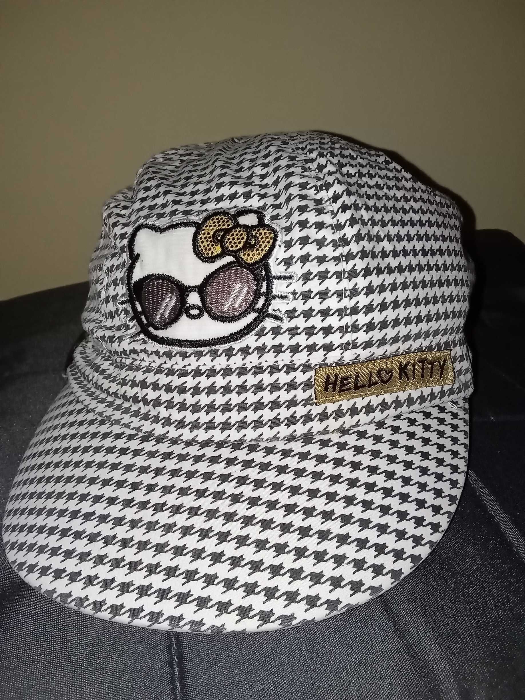 Шапка с козирка Hello Kitty