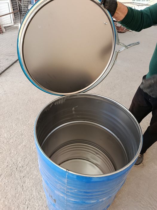 Срочно продам 200 л бочка