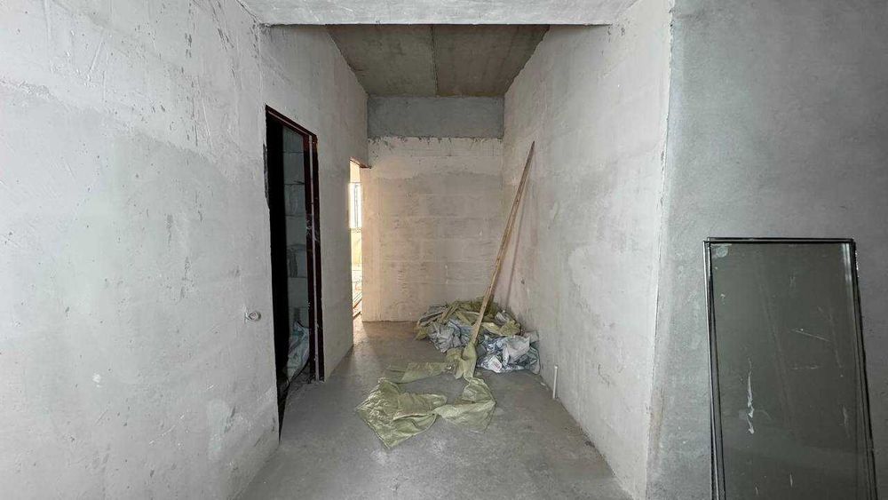 Шахар маркази 2-мактаб 4 қаватда 2 хонали квартира сотилади.ID: 1482