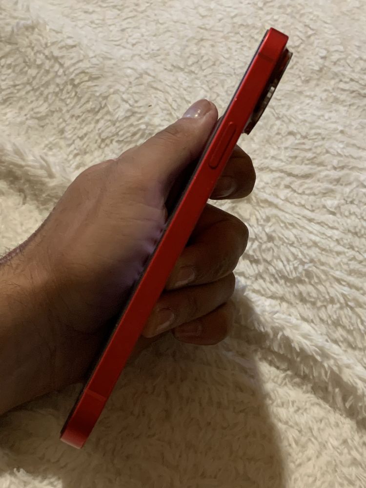 iPhone 14 Plus заключен
