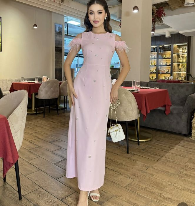 Платье новое, одевали 1 раз на часик! Размер S-M, сзади есть корсет