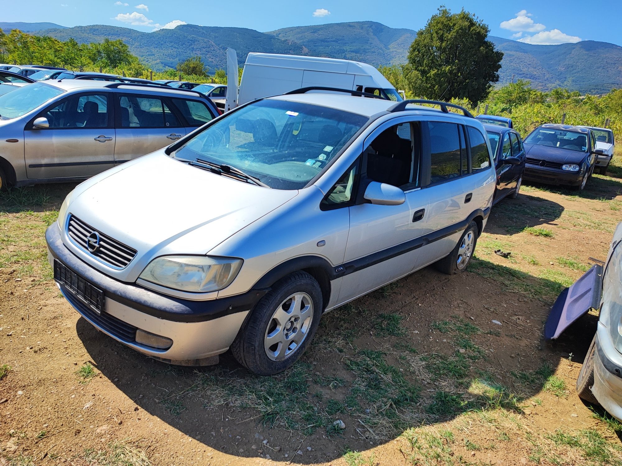 Opel Zafira A 1.8 НА ЧАСТИ