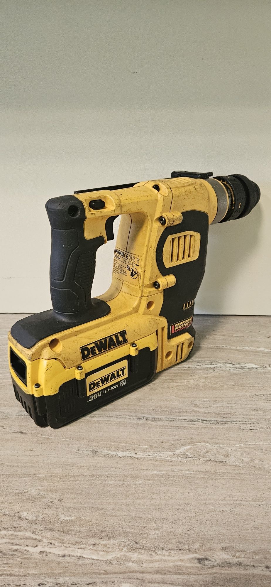 Dewalt Перфоратор DCH364 36V