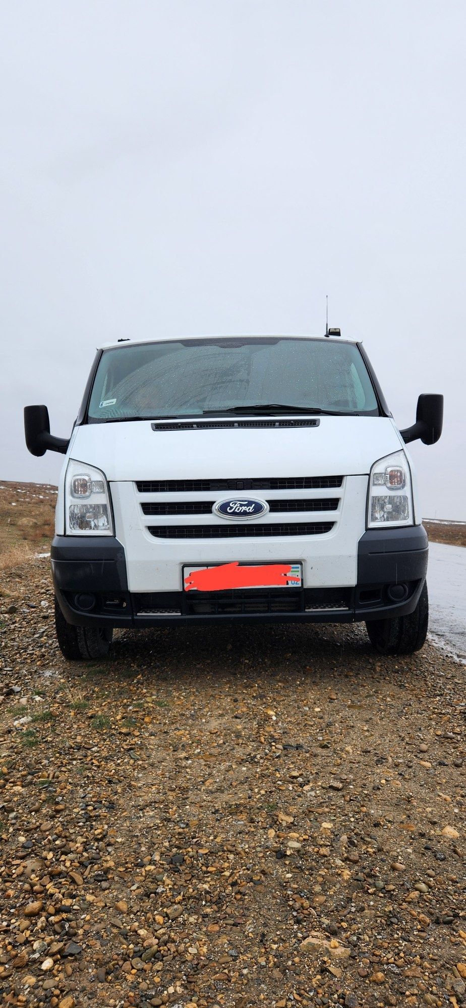 FORD Tranzit yuk mashinasi sotiladi.