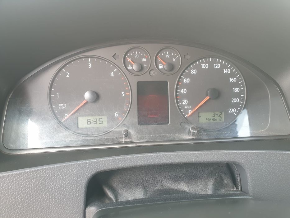 Volksvagen Bus T5 Caravelle 2009, motor 2,5 tdi