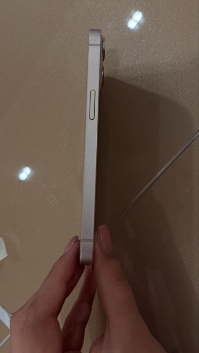 iPhone 13 розовый