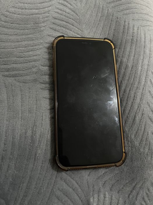 Продам айфон 11