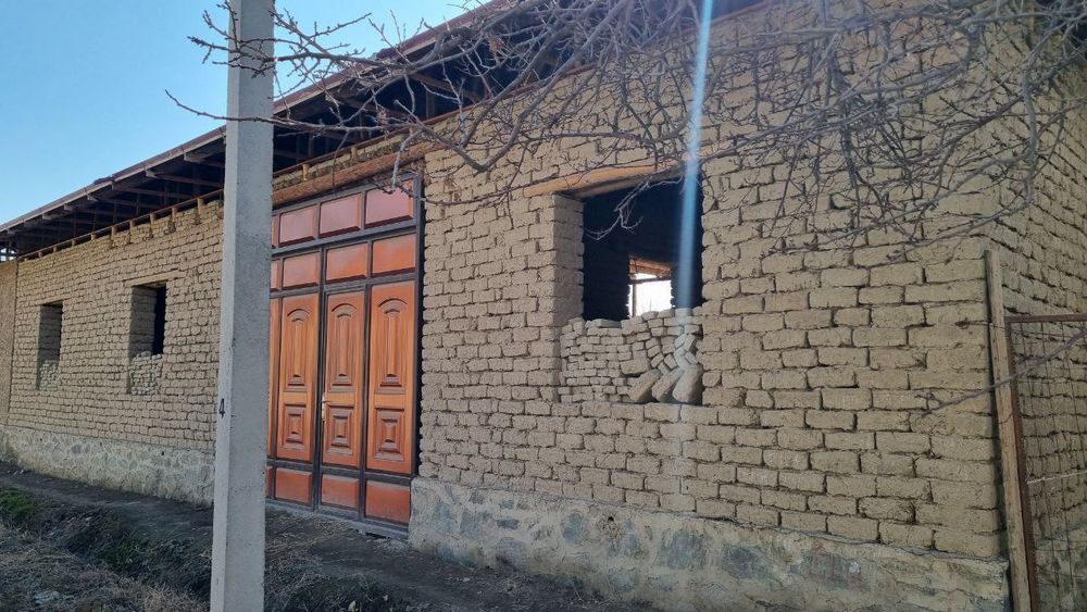 Курилиши тугалланмаган ховли сотилади