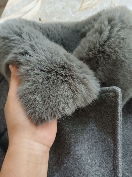 Женский пальто очень аккуратная