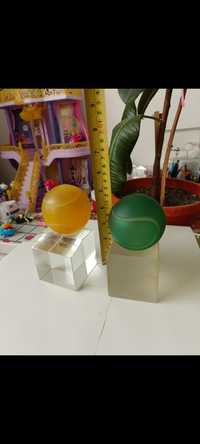 Trofee de sticla sau cristal cu mingi colorate