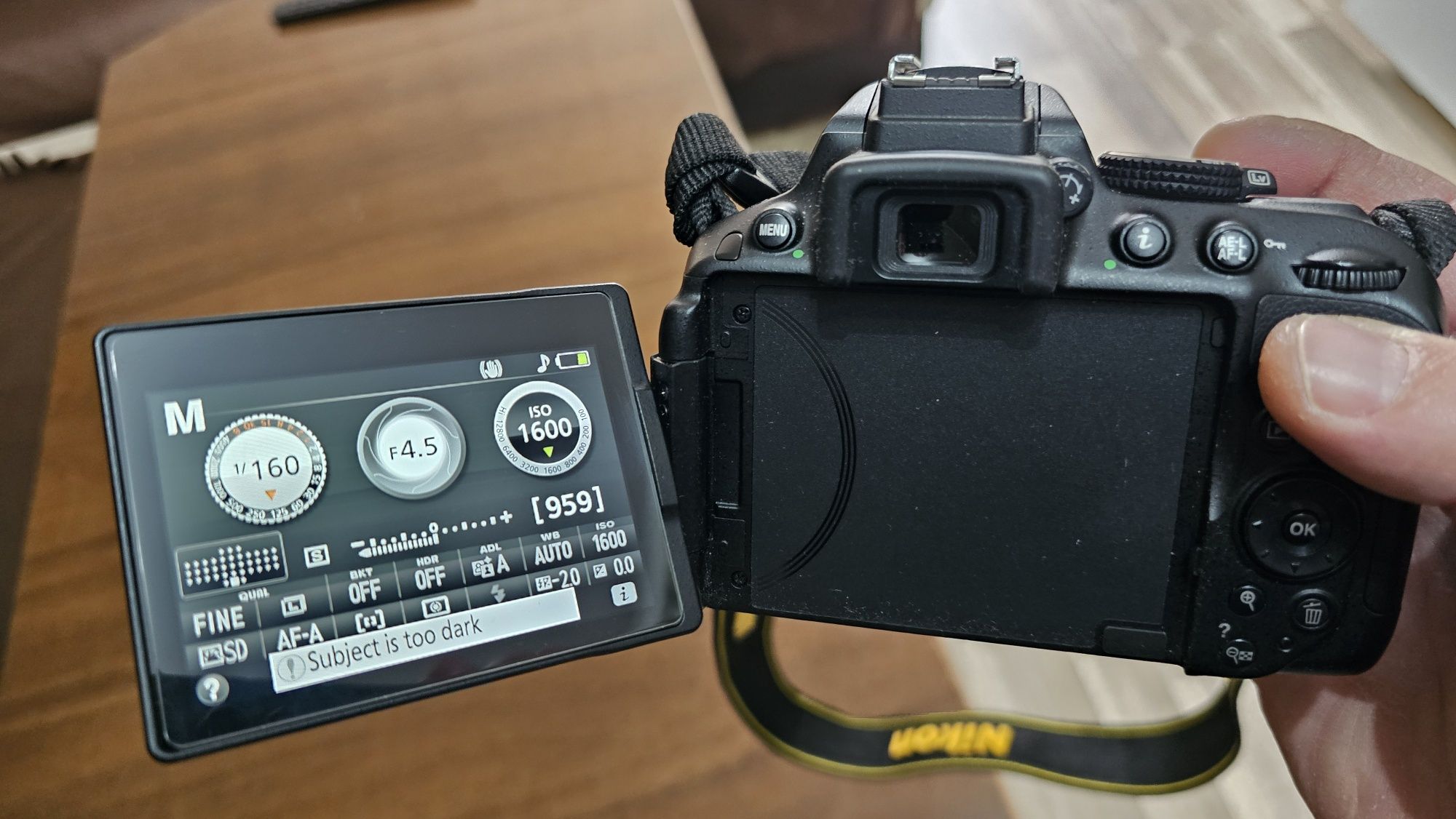 Nikon D5300 + 2 обектива,светкавица и фото сак ( 4712 кадъра)