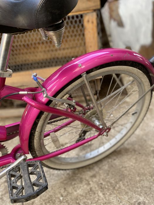 Bicicleta roz de vanzare