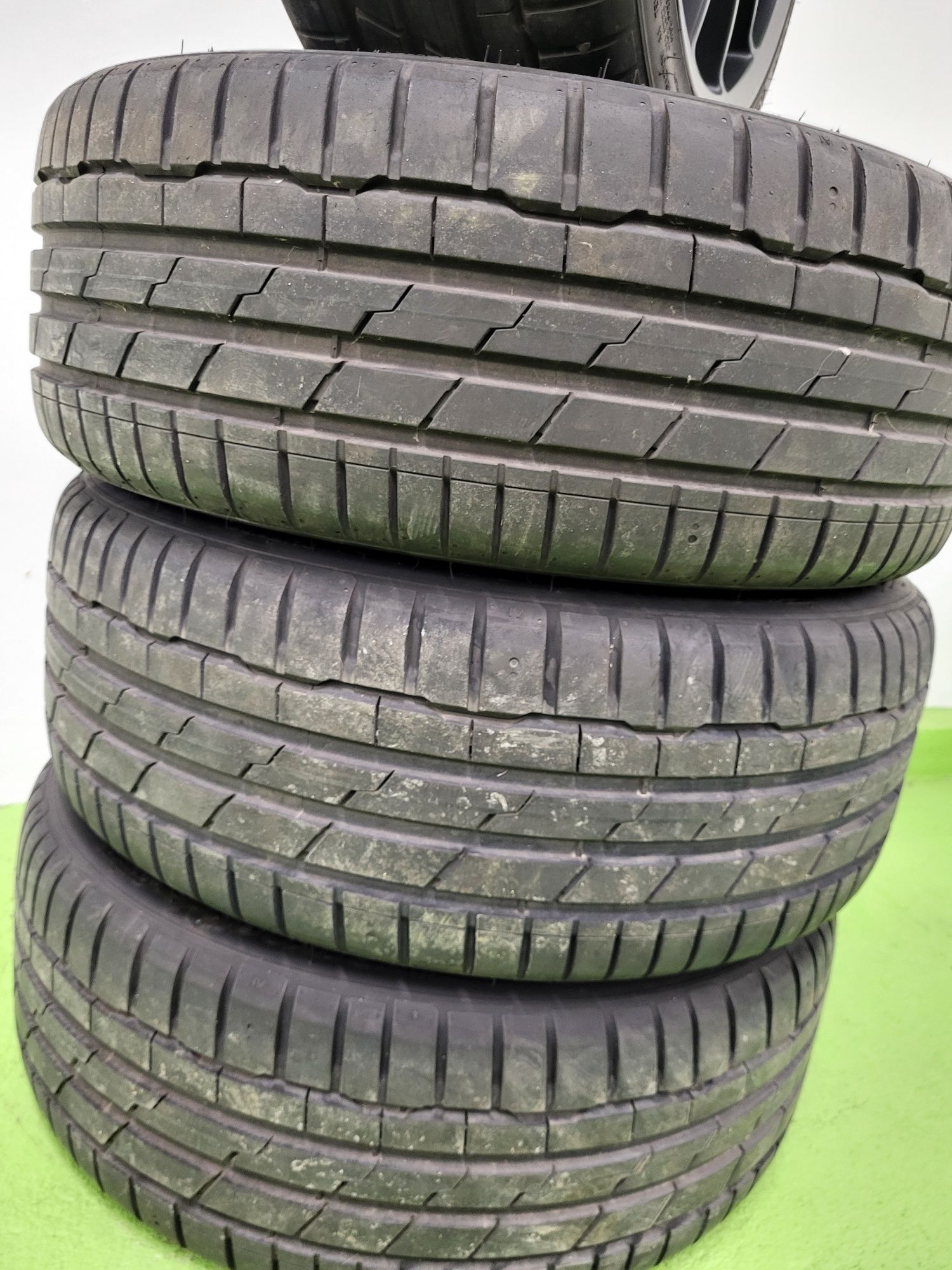 4 бр летни 205/40/18 Hankook