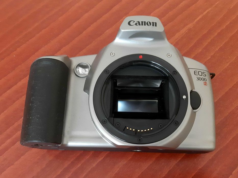 Фотоапарат EOS 3000N