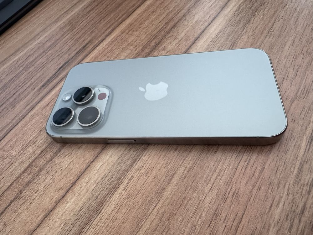 iPhone 15 pro сотилади холати яхши