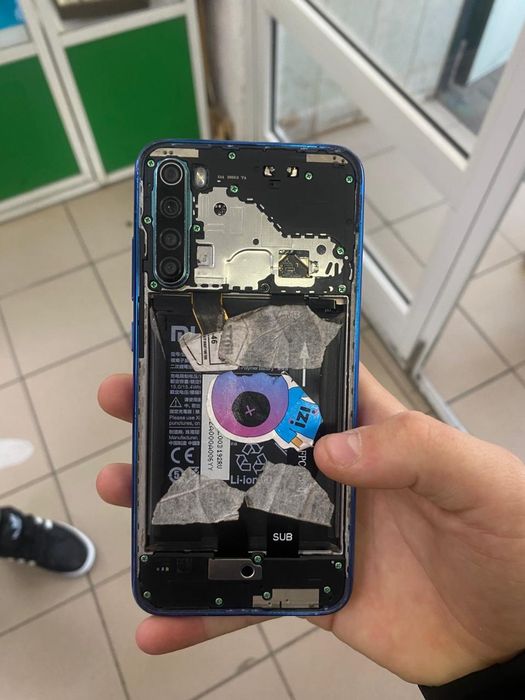 Продам телефон срочно