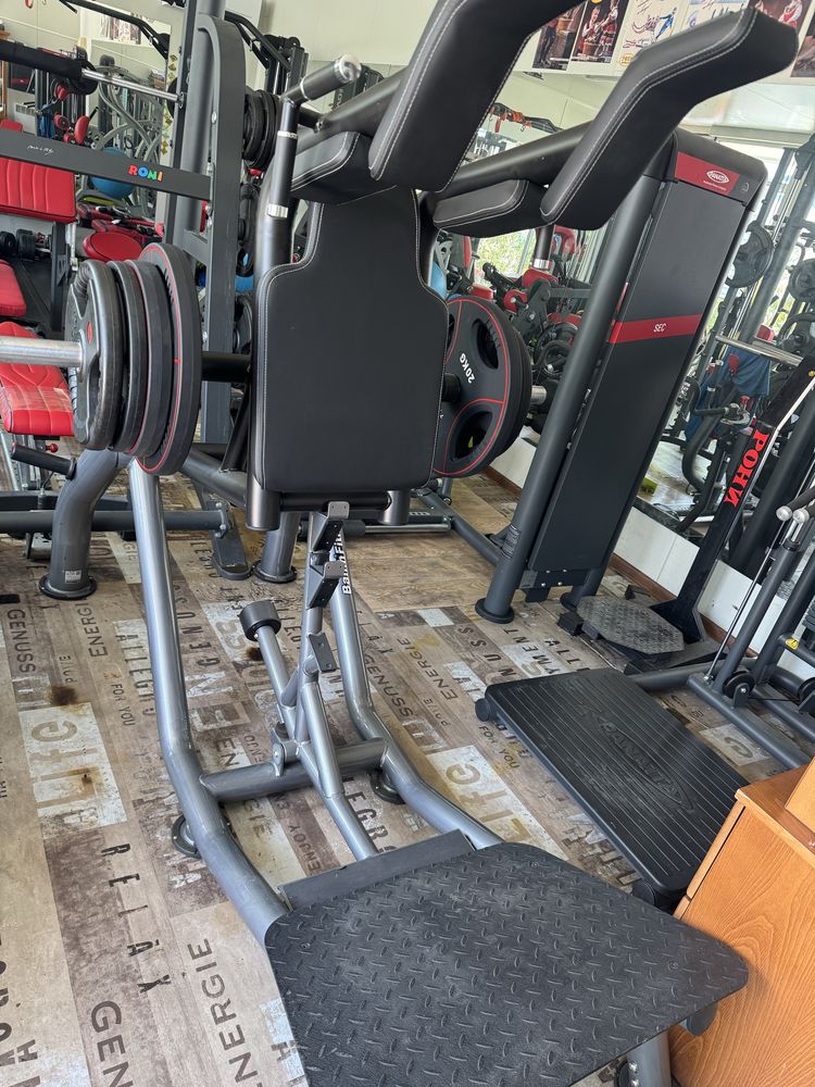 / Професионален силов уред Round Plate Loaded Super Squat Active Gym