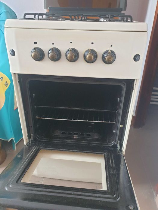 Aragaz 4 ochiuri-cuptor gaz-studio casa