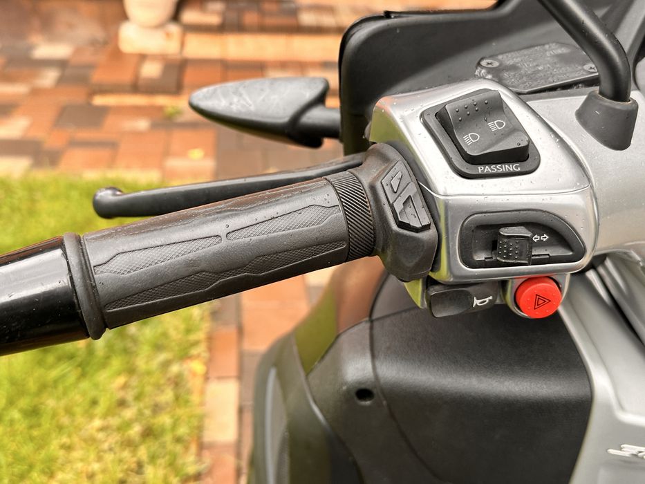 Piaggio mp3, 300cc, scuter 3 roti, scuter piaggio, conduci cu B