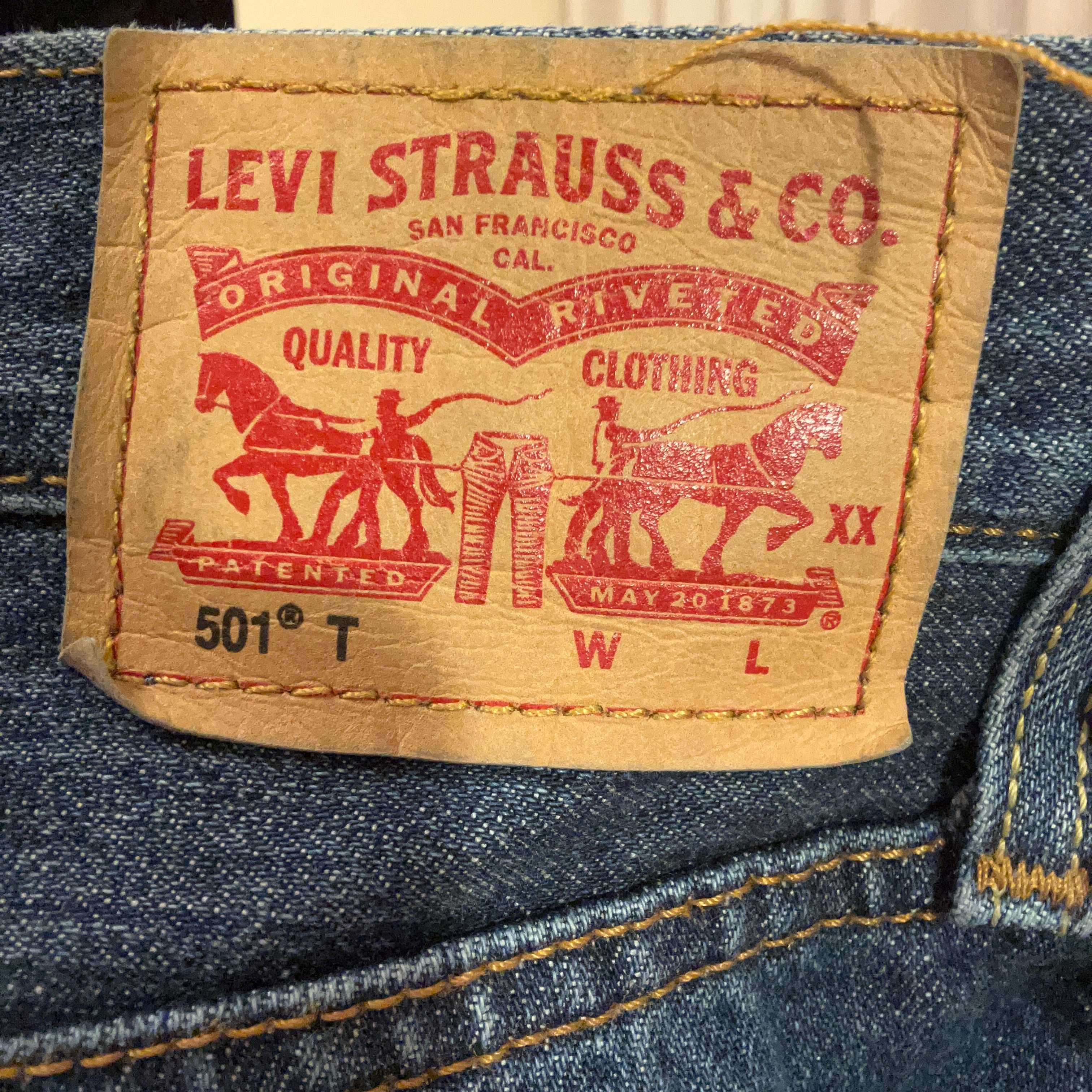 Нови Levi's mom jeans с ниска талия (M+ размер)