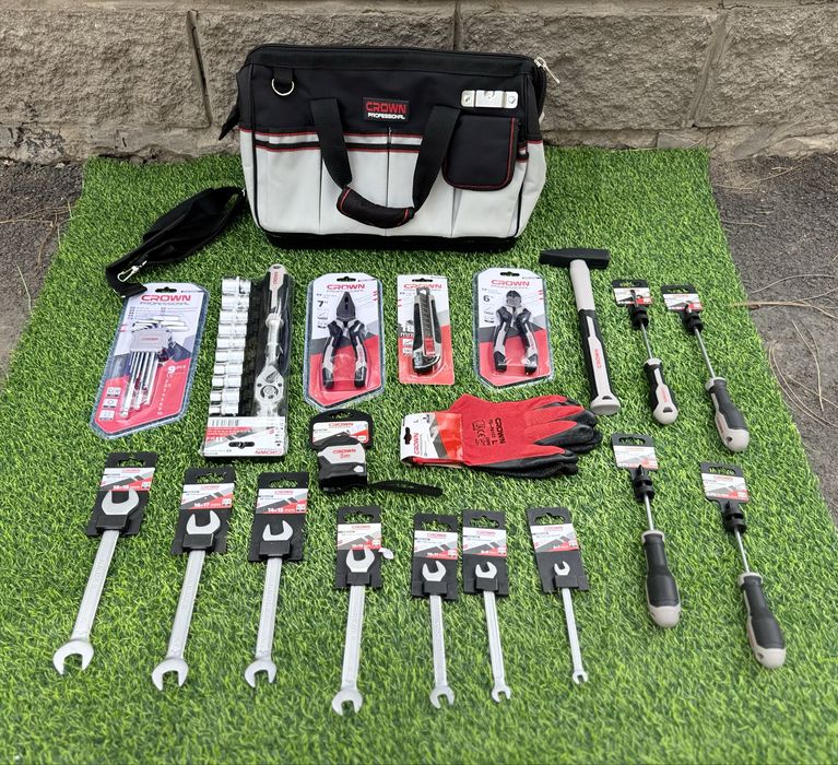 Набор ручных инструментов от фирмы «Crown»