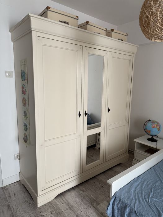 Vand Dulap Mobexpert,pat si comoda.