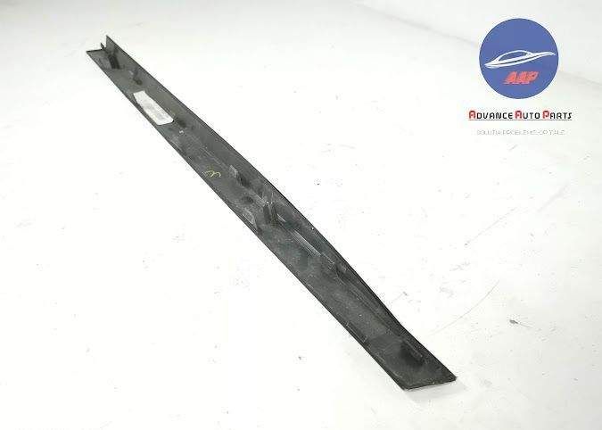 Орнамент Врата Дясна Задна оригинален Вог Ланд Роувър / Land Rover Ran