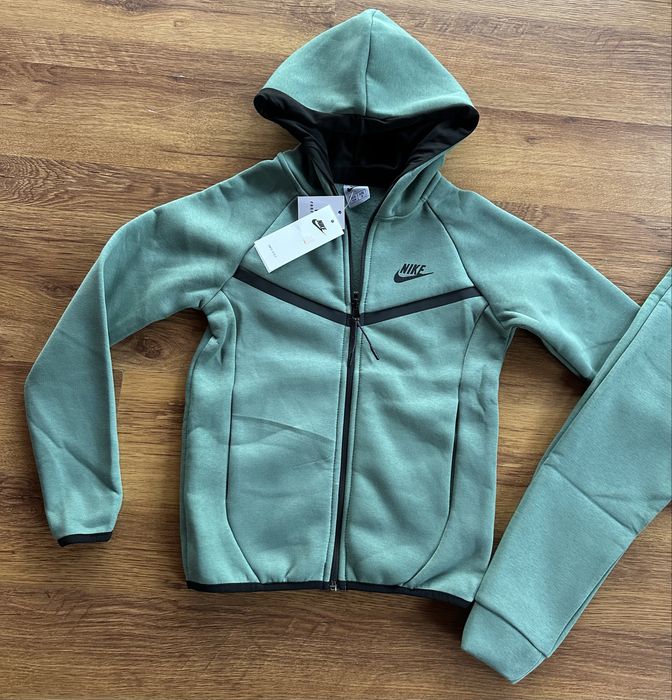 Детски,ватиран екип Nike,цвят мента