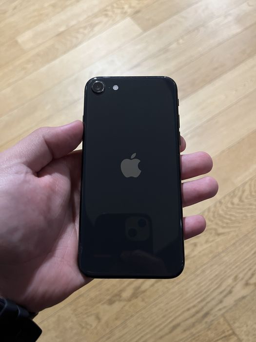 Айфон SE 2022 64GB 40.000тг