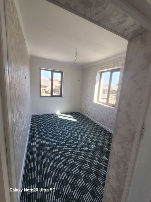 3 sotihli 2 qavatli hovli sotiladi 73000$