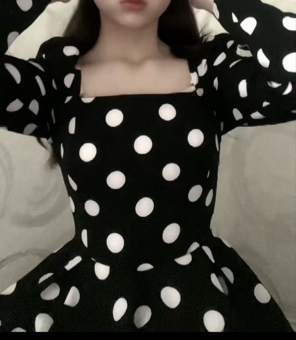 Красивое платье горошек