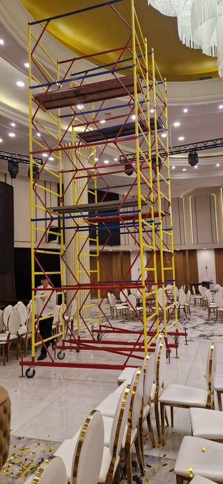 Леса вышка на колесах строительный леса