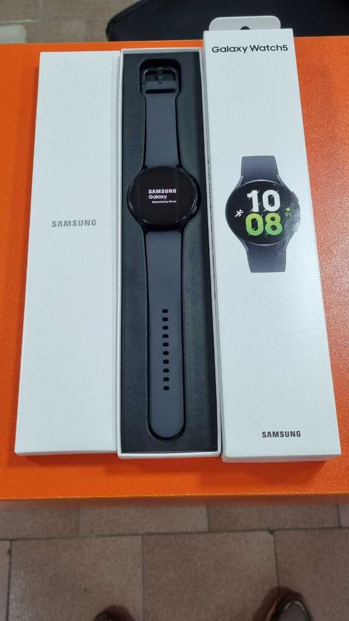 Продается Samsung Galaxy Watch 5 44mm