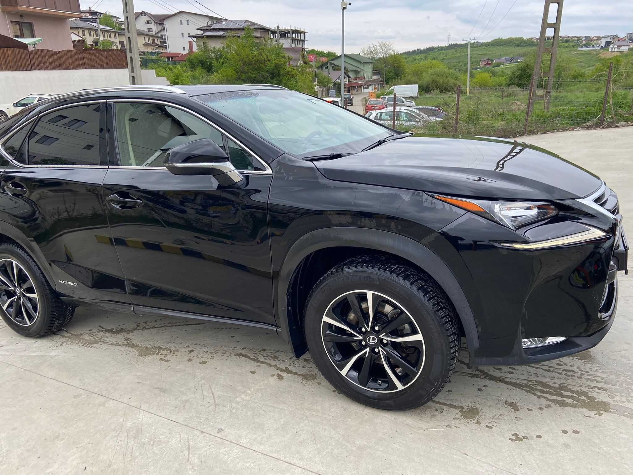 Lexus Seria NX 300h AWD Luxury