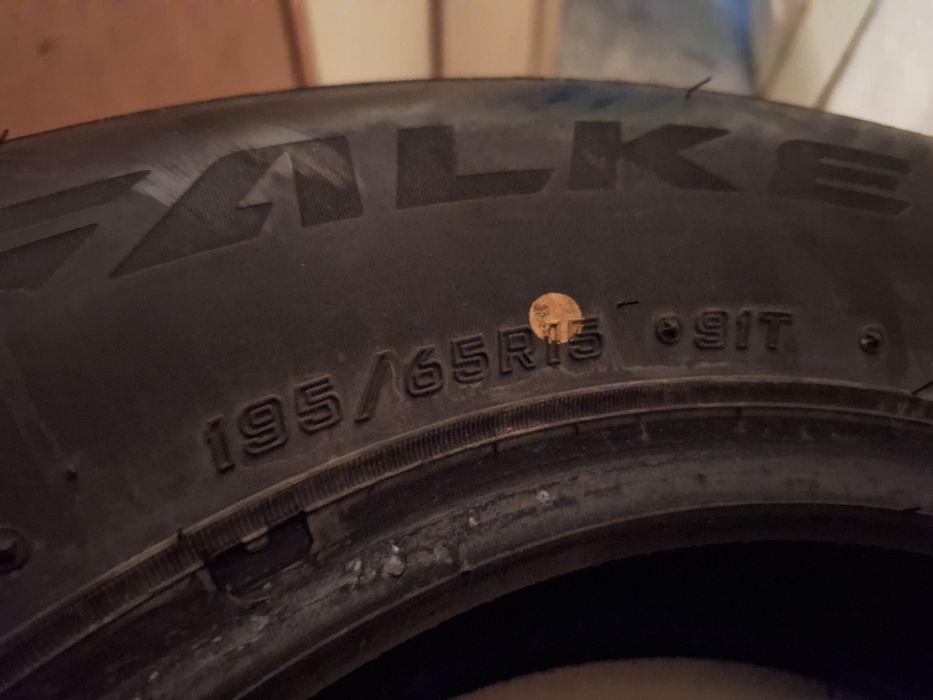 Vând cauciucuri de iarna an 2022 Falken 195/65R15