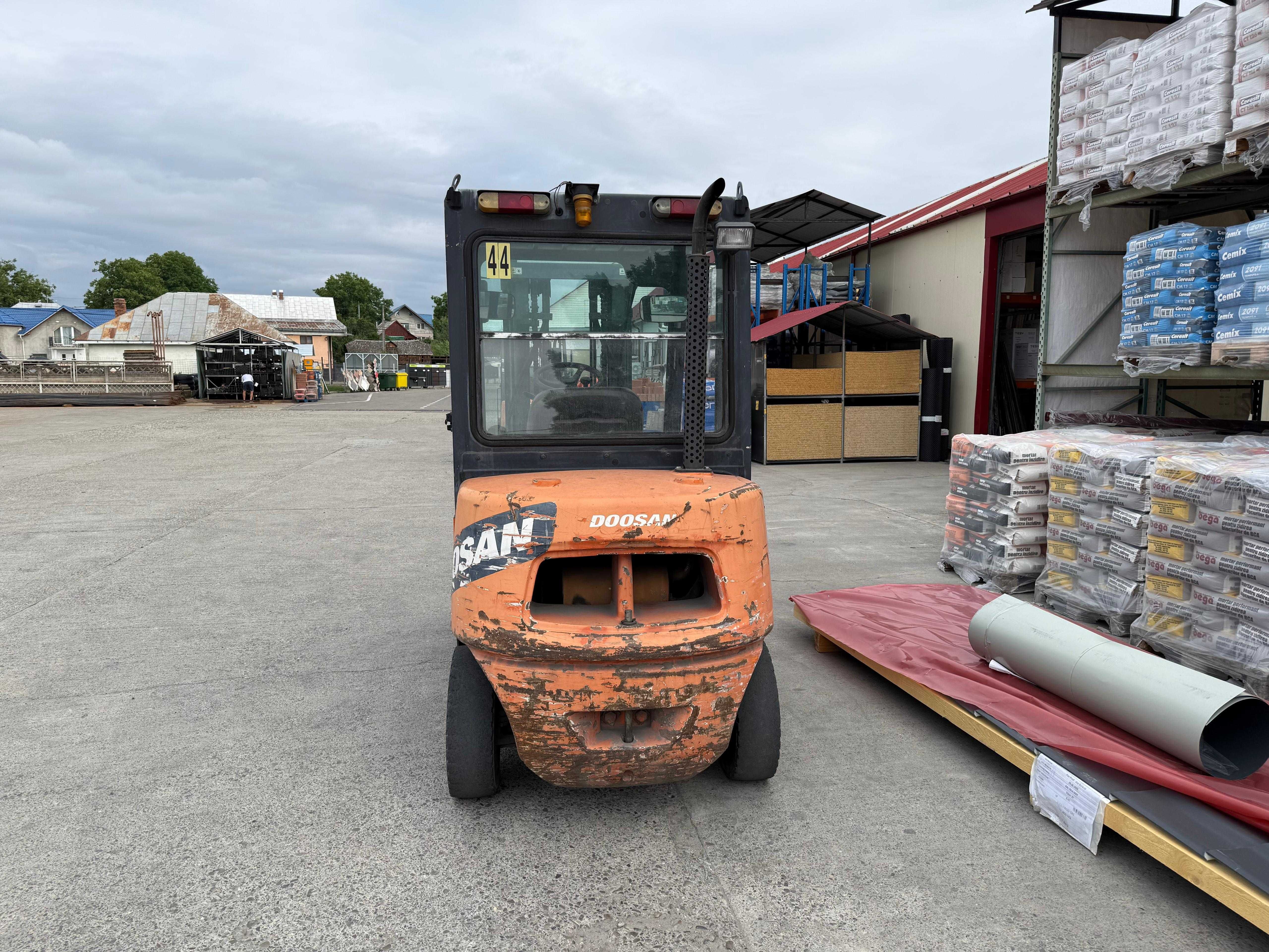 Vand stivuitor Doosan 3 tone, motor diesel, an 2008