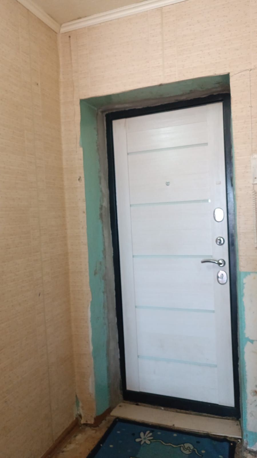 Продам 3 комнатную квартиру в п.Усть - таловка 11 дом