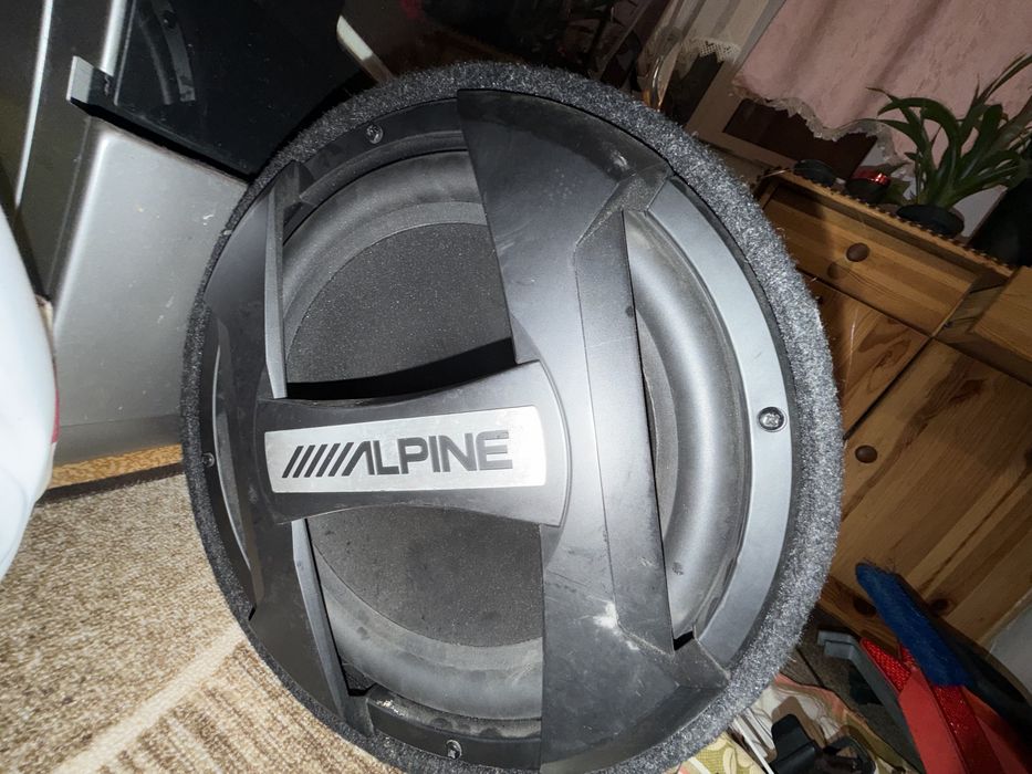 Vand subwoofer auto Alpine SWT-12S4