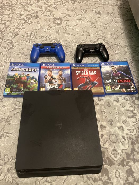 Ps4 2 controlere si 4 jocuri