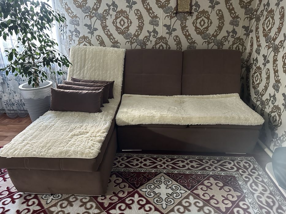 Продам диван с креслом