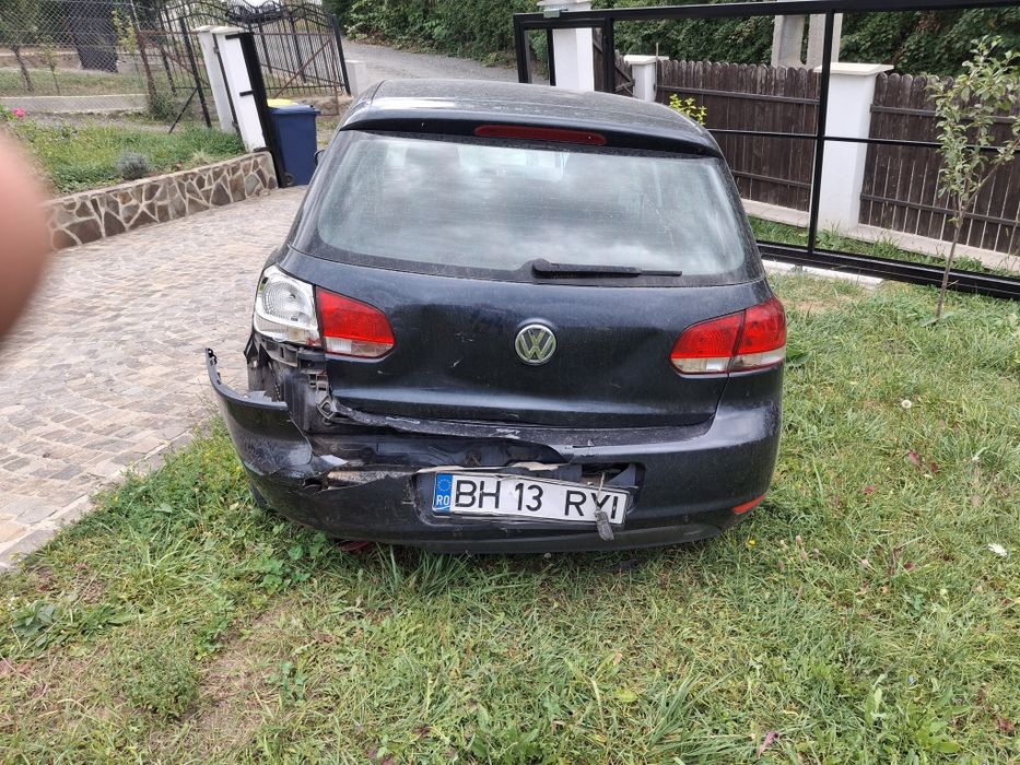 Vând Golf 6 avariat