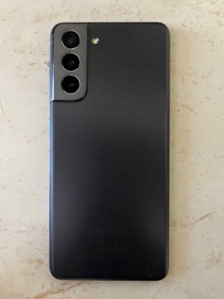 Samsung galaxy s21 256 gb с безжично зарядно