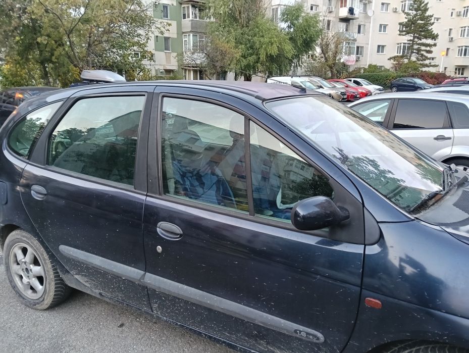 Vând Renault scenic
