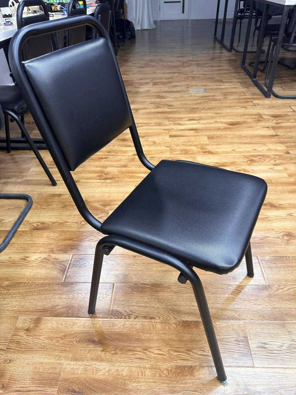 Продаются стулья офисные Dafna 10 штук