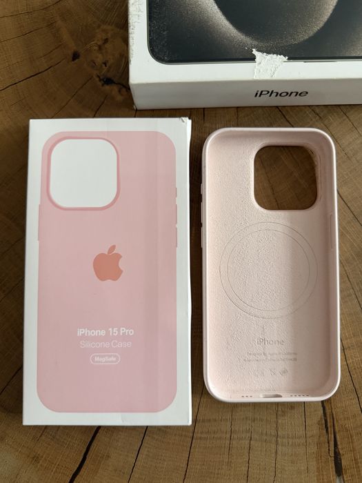 Iphone 15 Pro + 1 husa originala Apple